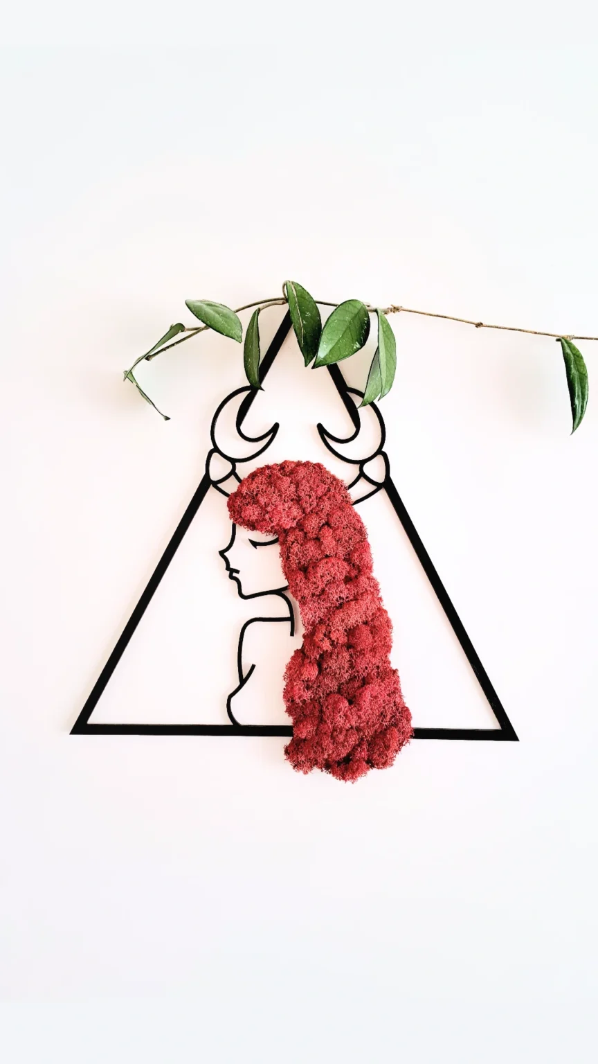 Znak zodiaku rak, kobieta rak, dekoracja znak zodiaku, czerwone włosy.