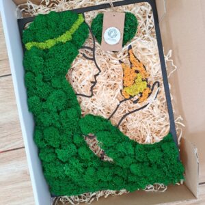 Obraz bogini Hestii z chrobotka reniferowego, symbolizująca domowe ognisko i spokój.